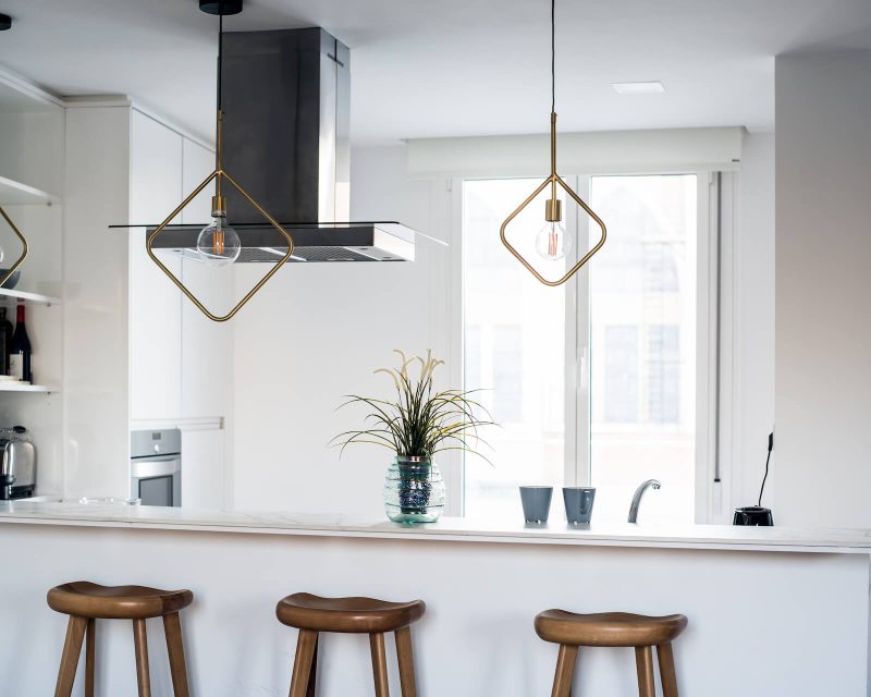 interior-design-house-and-modern-white-kitchen-2021-08-26-20-17-12-utc.jpg
